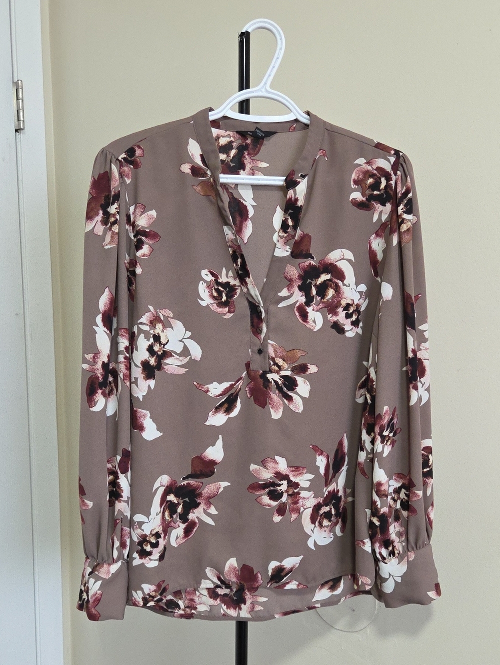 RW&CO. Taupe Floral Split-Neck Blouse with Burgundy and White Blooms
